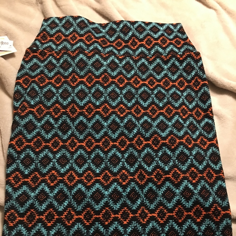 New with tags LuLaRoe Women’s Small Pencil (Cassie) Skirt w/ bright Aztec print